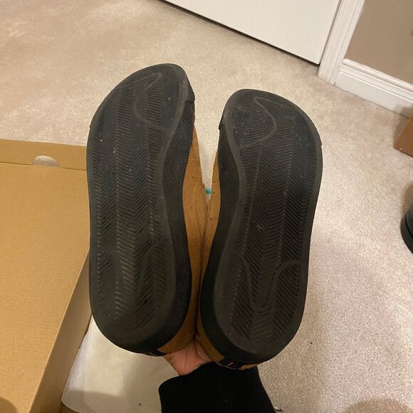 Nike Men's Tan Suede Athletic Shoes - Picture 3 of 3